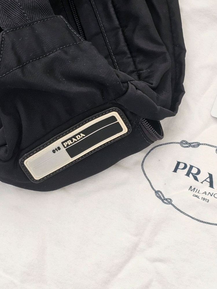 18SS 프라다 018 나일론 패니백 바이커백 스몰 블랙--4