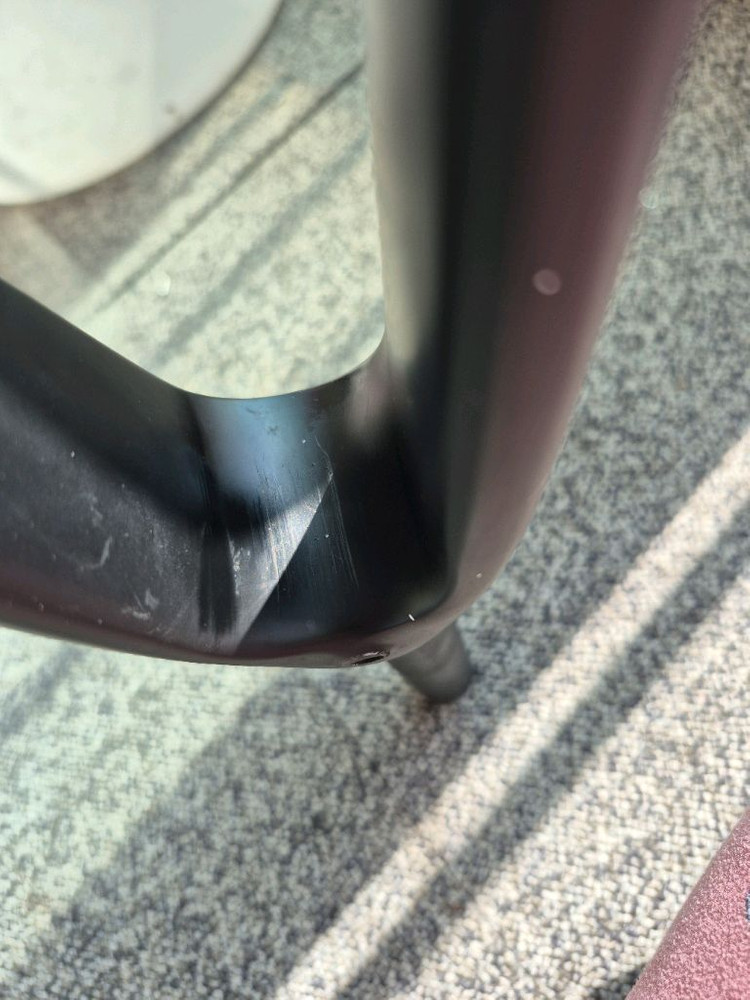 콘스탄틴 버나드 25년식 반차팔아요--9