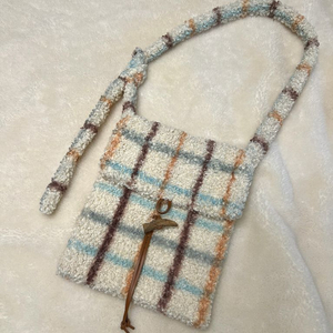 아크네스튜디오 뽀글이 크로스백