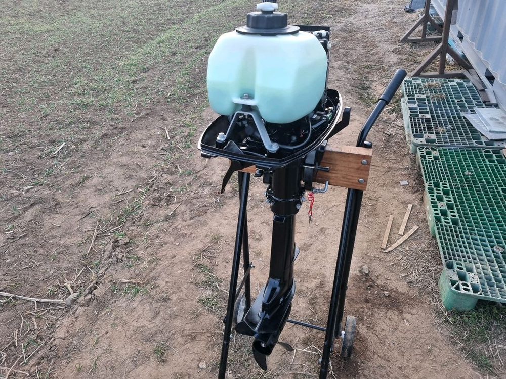 머큐리 4.9마력 선외기 이미지