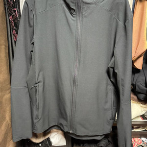 룰루레몬 바람막이 M