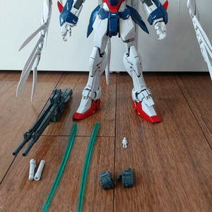 mg 윙건담 ew 가조 판매합니다. 베이스 포함