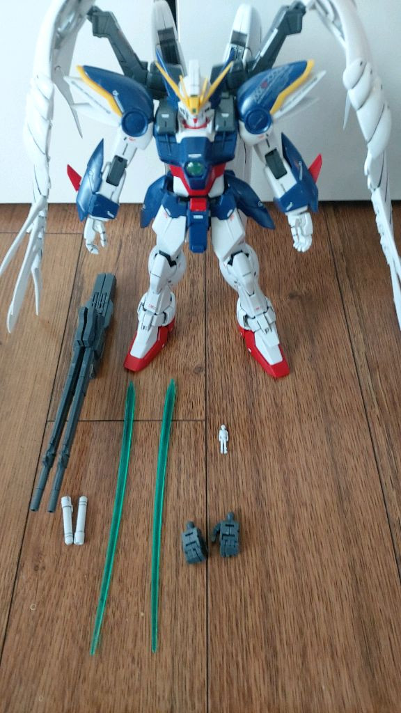 mg 윙건담 ew 가조 판매합니다. 베이스 포함--1