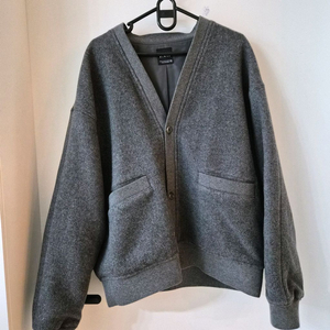 ZARA 남성용 플란넬 카디건 L 사이즈 그레이 색상입니다.