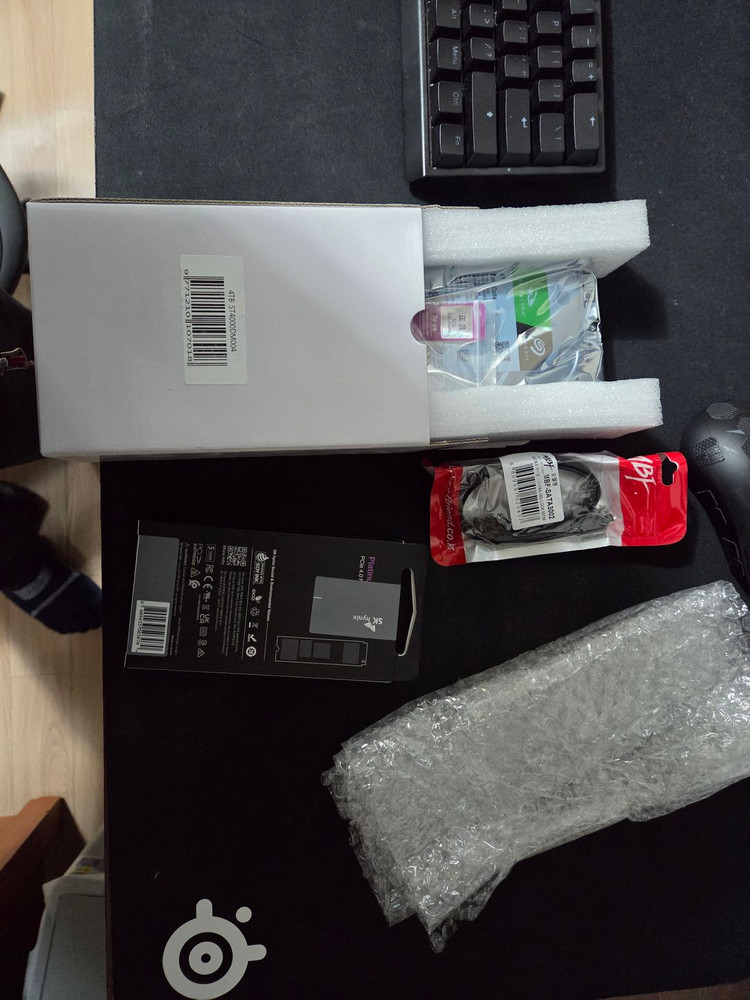 하이닉스 2TB SSD + 씨게이트 4TB 하드 같이 싸게 팝니다. 이미지