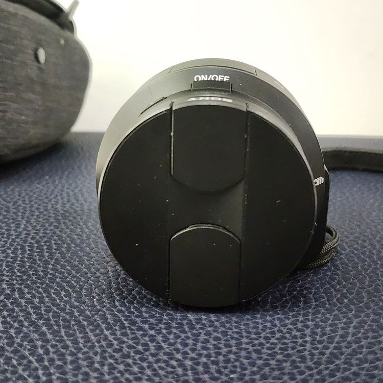 미러리스 카메라 + 렌즈 세트 이미지