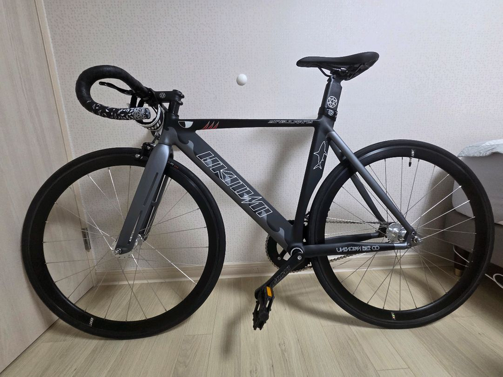 언노운 샤크 팝니다 이미지