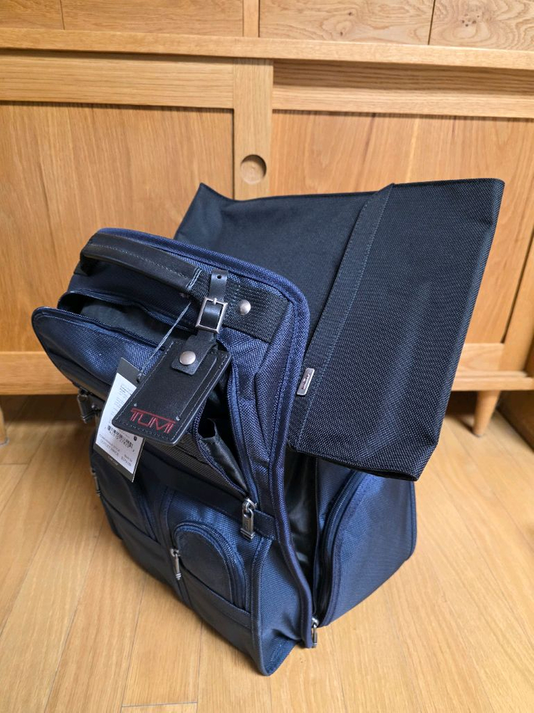 TUMI 알파 컴팩트 랩탑 블리프 백팩 이미지