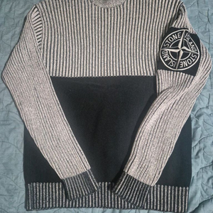 스톤아일랜드 정품 한정판 자수스톤 스웨터 니트 m