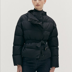 시에 SIE 이브 숏 구스다운 패딩 블랙 (+벨트,옷걸이)