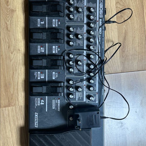 BOSS ME-80 기타 멀티 이펙터