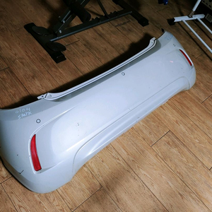 중고 쉐보레 넥스트스파크 뒷 범퍼 2만5천원에 팝니다. 색상 gv8, 후방 주차 센서 있음 이미지