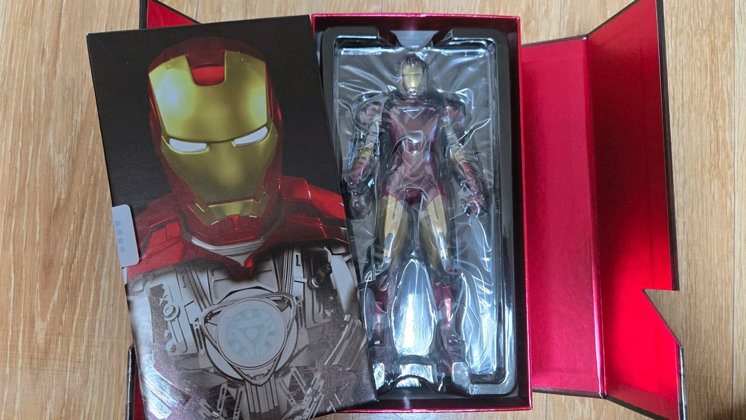 ZD TOYS 1/10스케일 아이언맨 피규어 9종 신품 일괄 팝니다--6
