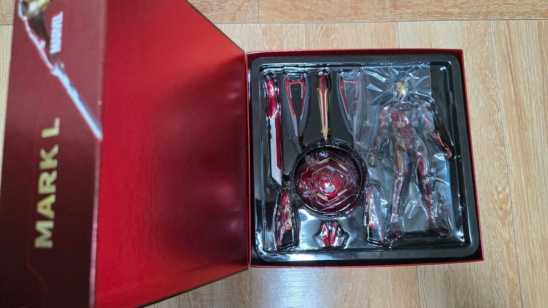 ZD TOYS 1/10스케일 아이언맨 피규어 9종 신품 일괄 팝니다--9