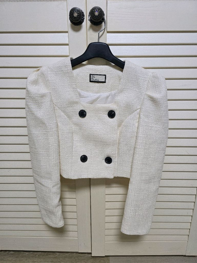 퍼프소매 자켓과 블랙 스커트 세트--2