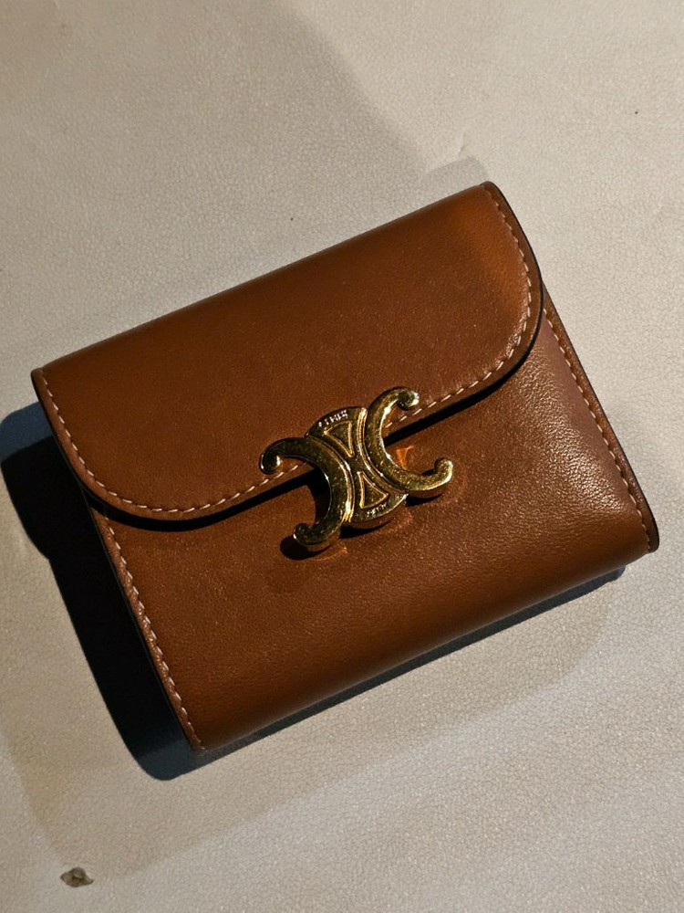 셀린느 트리옹프 반지갑 브라운 이미지