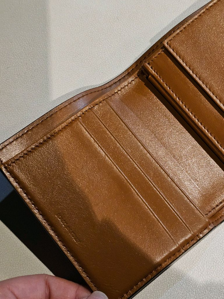 셀린느 트리옹프 반지갑 브라운 이미지