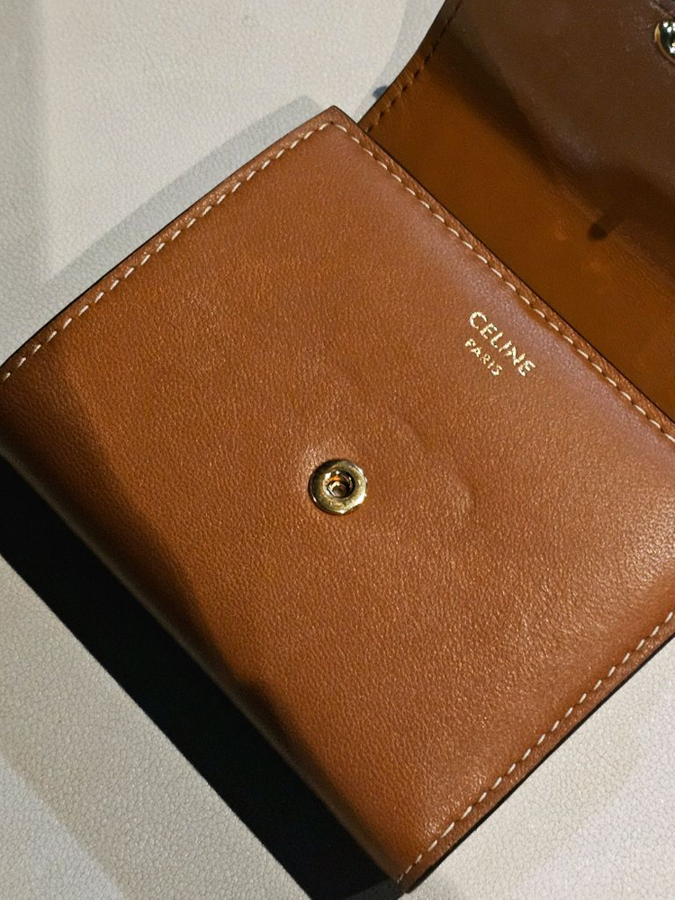셀린느 트리옹프 반지갑 브라운 이미지
