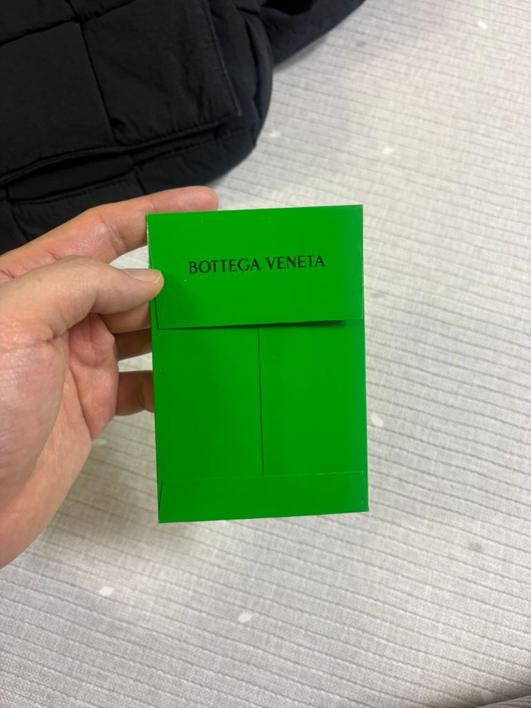 보테가 베네타 카세트 패딩 백 팝니다--5