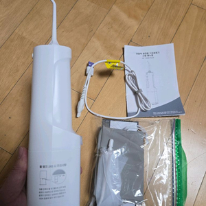 덴탈픽 접이식 DP-1900K PLUS 구강세정기 물치실 치아 세척기 워터 칫솔 잇몸 청소 팝니다.