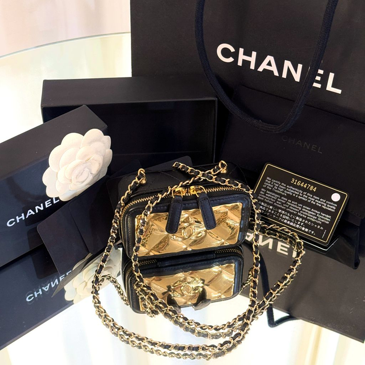 샤넬 31번대 플레이트 파티 미니 베니티 체인 크로스백--2