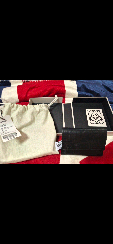 로에베 레더반지갑 새상품 풀세트팝니다--2