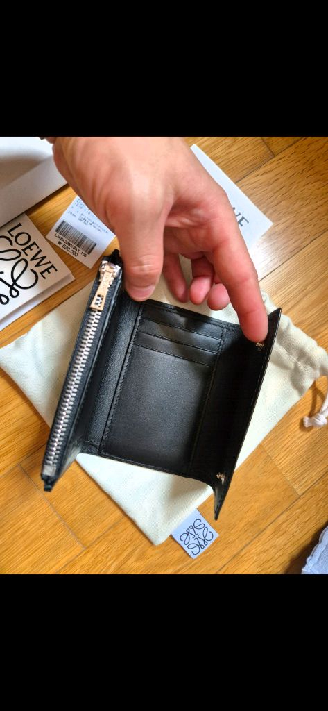 로에베 레더반지갑 새상품 풀세트팝니다--4