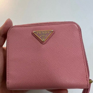 프라다 반지갑 사피아노가죽