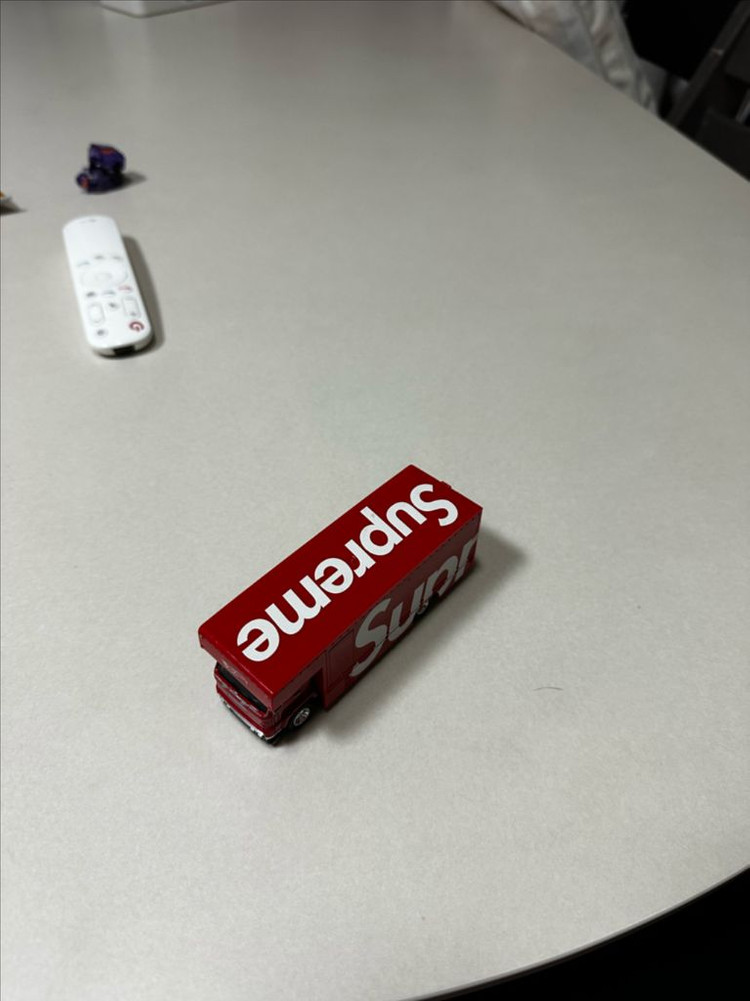 슈프림 핫휠 bmw 콜라보 트럭--1