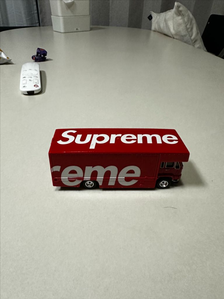 슈프림 핫휠 bmw 콜라보 트럭--3