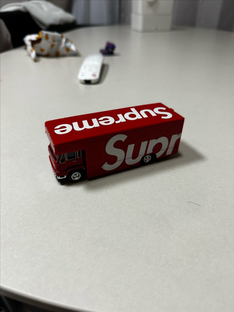 슈프림 핫휠 bmw 콜라보 트럭--4