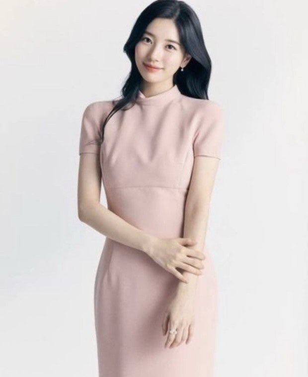 아보아보 스탠드 칼라 슬림 라인 원피스 이미지