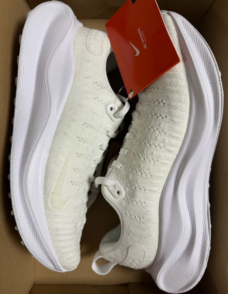 [240] 나이키 우먼스 리액트 인피니티런4 화이트 런닝화 이미지
