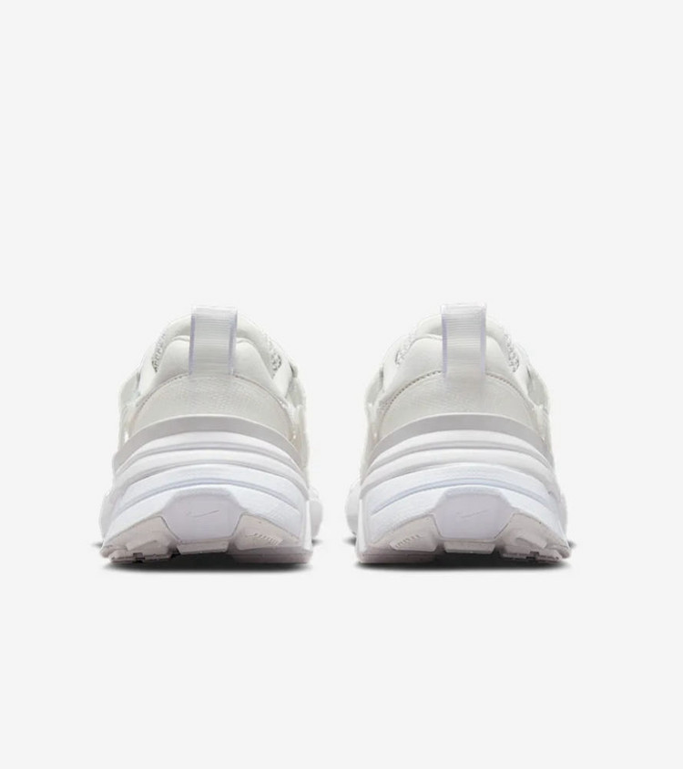 [240] 나이키 우먼스 V2K 런 서밋화이트 운동화 이미지