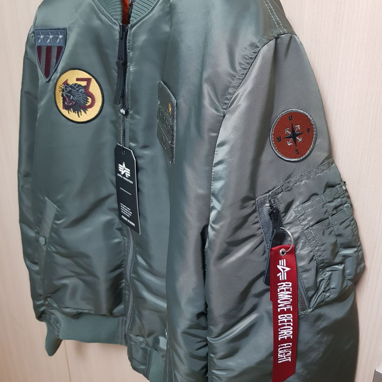 알파인더스트리 에어포스 MA-1 점퍼 항공점퍼 이미지