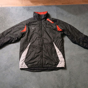 나이키 토탈90 total90 경량 하프 패딩 팝니다