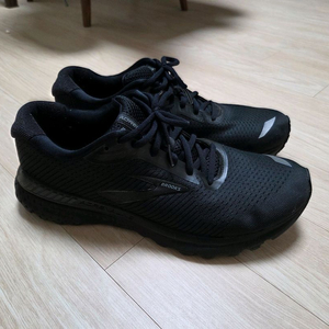 브룩스 아드레날린20 290cm 팝니다