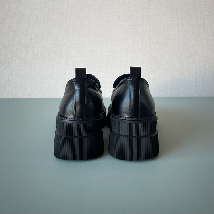 코모레비뮤지엄 핸드메이드 청키 솔 페니로퍼 235 판매합니다.--7