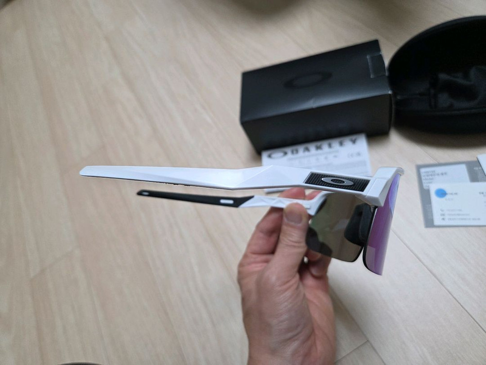 오클리 수트로라이트 선글라스 팝니다--4