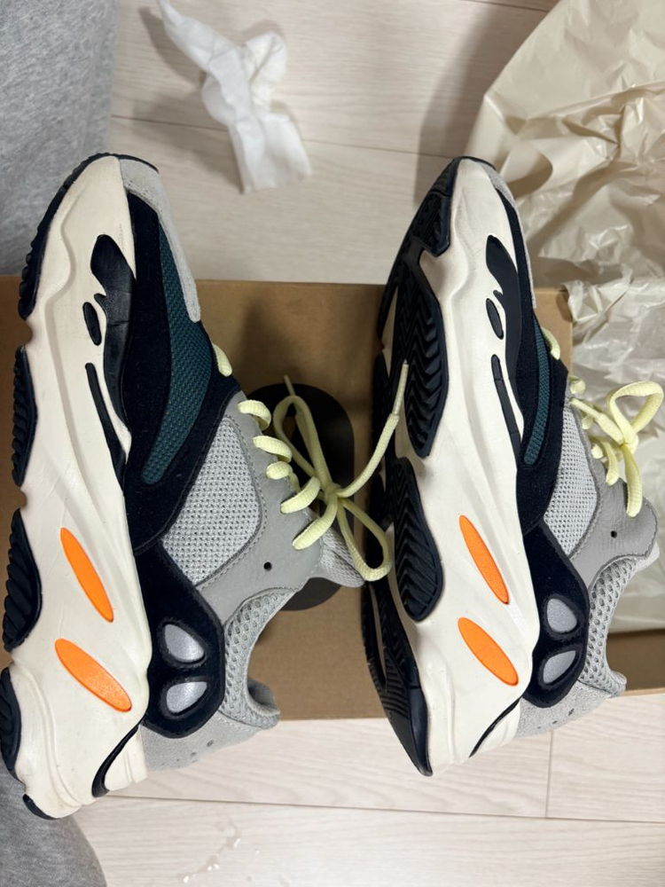 아디다스 이지 부스트 700 웨이브 러너 솔리드 그레이 2017/2019 이미지