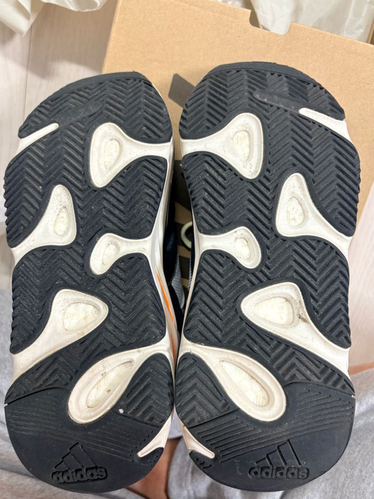 아디다스 이지 부스트 700 웨이브 러너 솔리드 그레이 2017/2019 이미지