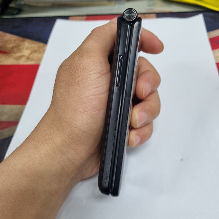 .갤럭시폴더2 블랙 SK 무잔상 중고폰 학생폰 공부폰 공신폰 자녀폰 효도폰 202304 이미지