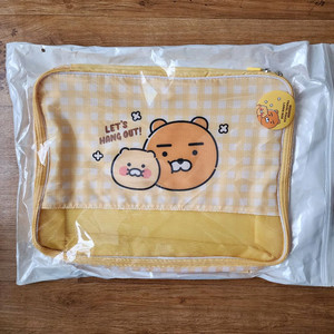 새상품)카카오프렌즈 여행 파우치 양도합니다:)