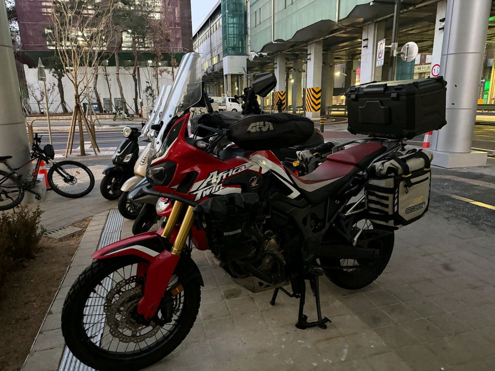 16년식 혼다 dct 아프리카트윈팝니다!--1