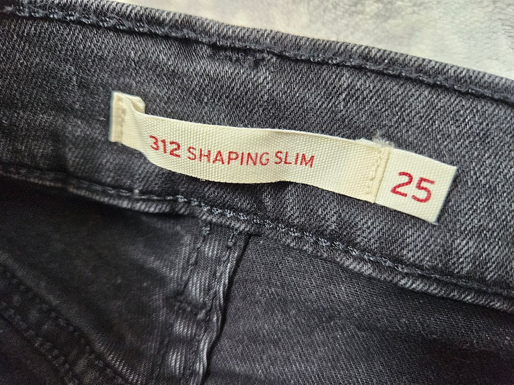 ( 새제품) 리바이스 312 쉐이핑 슬림 블랙 데님 25 사이즈 이미지