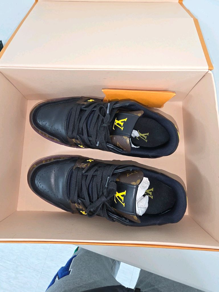 루이비통 lv트레이너 스니커즈 6사이즈 이미지