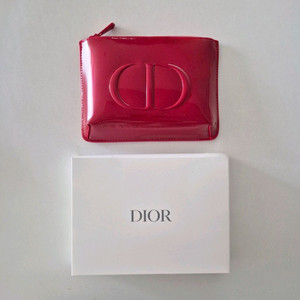 디올 뷰티 정품 CD 로고 에나멜 레드 파우치