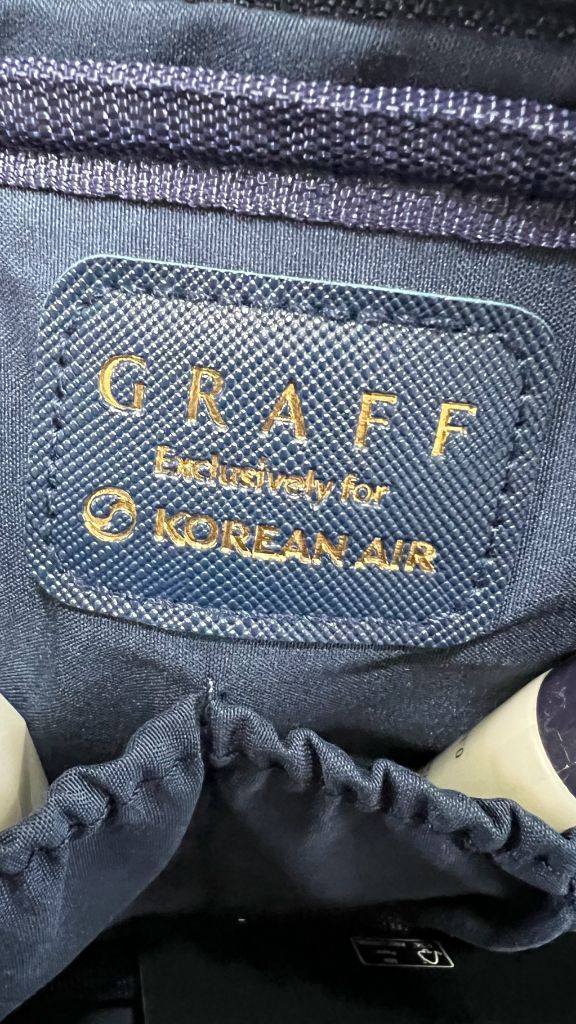 [새상품] 대한항공 비즈니스석 어메니티 파우치(여행용 키트) 이미지