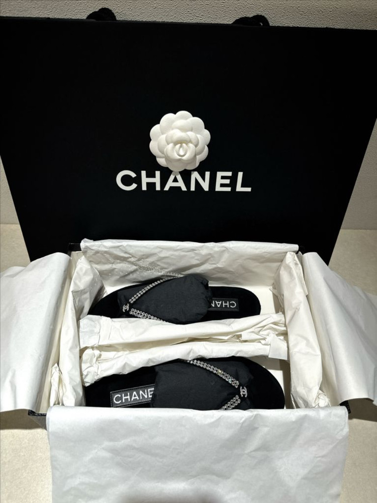 [정가이하-새상품] 샤넬 25C 크루즈 벨벳 슬리퍼(쪼리) 블랙 큐빅 이미지