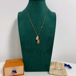 A / OS / 루이비통 나노그램 목걸이